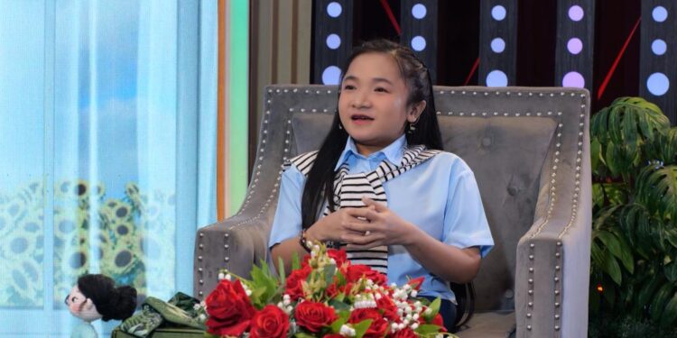 Đời Rất Đẹp: Cô gái “xương thủy tinh” kiếm bạc cắt từ nghề móc len