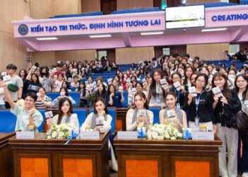 Kỳ Duyên, Phương Anh, Cẩm Ly và các Nghệ sỹ Việt lan tỏa tinh thần tri thức đến sinh viên