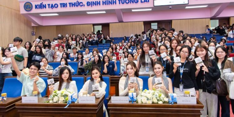 Kỳ Duyên, Phương Anh, Cẩm Ly và các Nghệ sỹ Việt lan tỏa tinh thần tri thức đến sinh viên