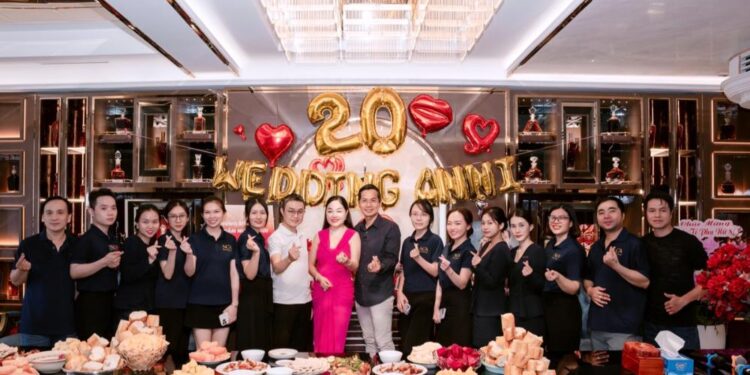 20 năm ngày cưới ngập tràn lãng mạn của Hoa hậu Hoàng Thanh Nga và doanh nhân Lư Hoàng Phong