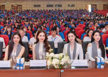 Năng lượng sinh viên vùng cao khiến nghệ sĩ muốn quay lại nhiều lần