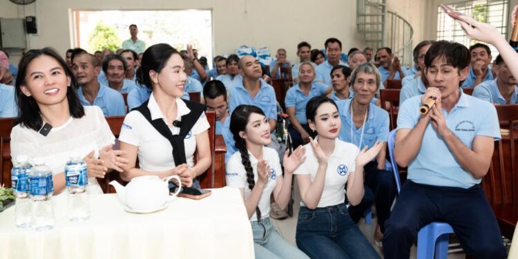 Đương Kim Miss World Vietnam 2025 thăm Trung Tâm Bảo Trợ Người Tàn Tật