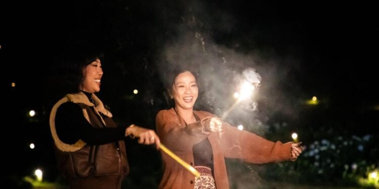 Talk Show “Chị À” đánh dấu bước chuyển mình mạnh mẽ của Liêu Hà Trinh – Từ người dẫn chương trình đến người kể chuyện đầy cảm xúc