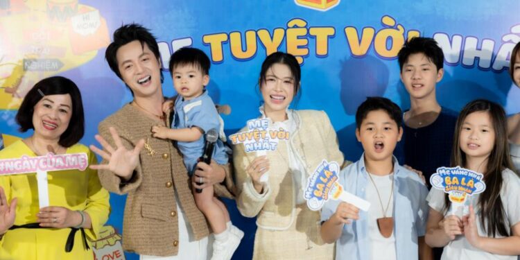 Vợ chồng Đăng Khôi – Thủy Anh liên tục thể hiện yêu thương khi tham gia sự kiện của “Mẹ vắng nhà Ba là siêu nhân 2026” 