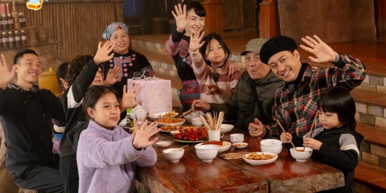 Khép lại 48 giờ thử thách đầu tiên bằng giọt nước mắt nghẹn ngào của Tuấn Hưng cùng bữa cơm 3 thế hệ ấm áp nhà BTV Mạnh Cường
