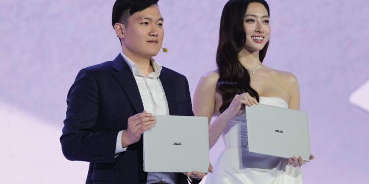 ASUS ra mắt sản phẩm đỉnh cao của phân khúc laptop doanh nghiệp: Expertbook Ultra