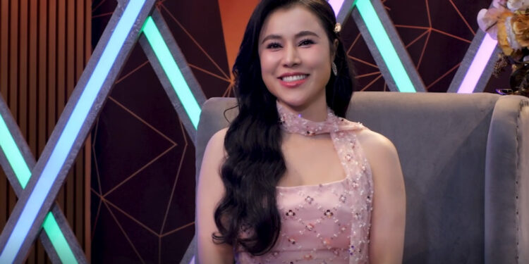 Ca sĩ Hồng Gấm: Hành trình từ “kẻ mộng mơ” bị gia đình phản đối đến ca sĩ tỏa sáng bằng thực lực