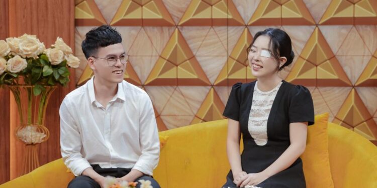 Thuận Vợ Thuận Chồng: Biến cố nghiệt ngã tuổi đôi mươi và người con trai không rời bước