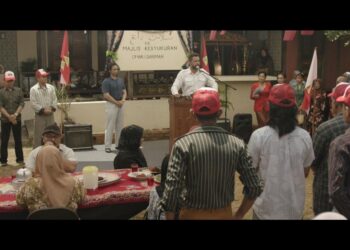 “Lời Nguyền Huyết Tộc” tung trailer chính thức: Cái chết của người chị gái chỉ là khởi đầu cho cơn ác mộng của cả gia tộc   