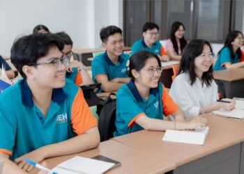UEH công bố ngưỡng đảm bảo chất lượng đầu vào, quy đổi điểm giữa các kỳ thi và ra mắt công cụ hỗ trợ tính điểm trong phương thức xét tuyển tích hợp 2026