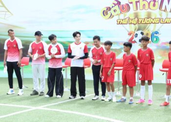 Bùi Tấn Trường tái xuất “Cầu thủ nhí” sau 2 năm, trực tiếp tuyển quân và thử thách dàn thủ môn nhí mùa giải 2026