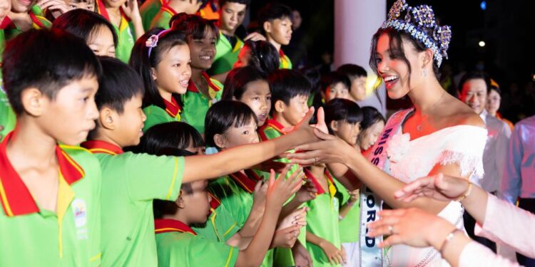 Top 3 Miss World 2026 đón Trung Thu cùng Thiếu Nhi Khánh Hòa