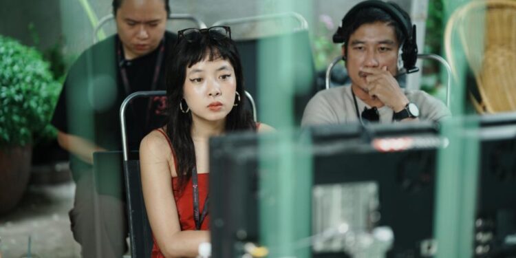 “Bắt Cá Ba Tay” tung First-look Poster, Steven Nguyễn cùng Ngô Kiến Huy, Otis tạo thành bộ ba nam chính cực phẩm
