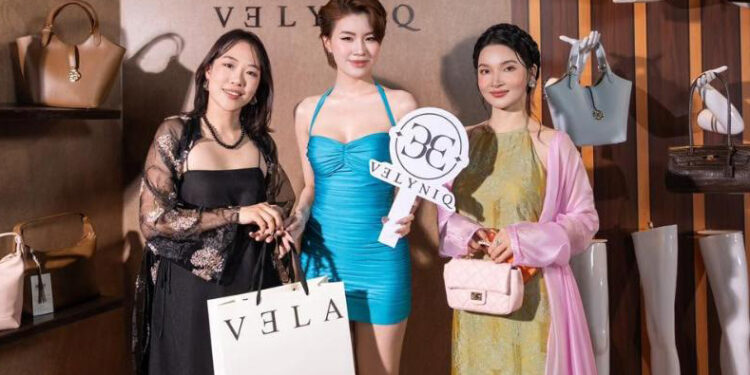 Sao Việt đồng loạt check-in cùng túi xách VELA by VELYNIQ